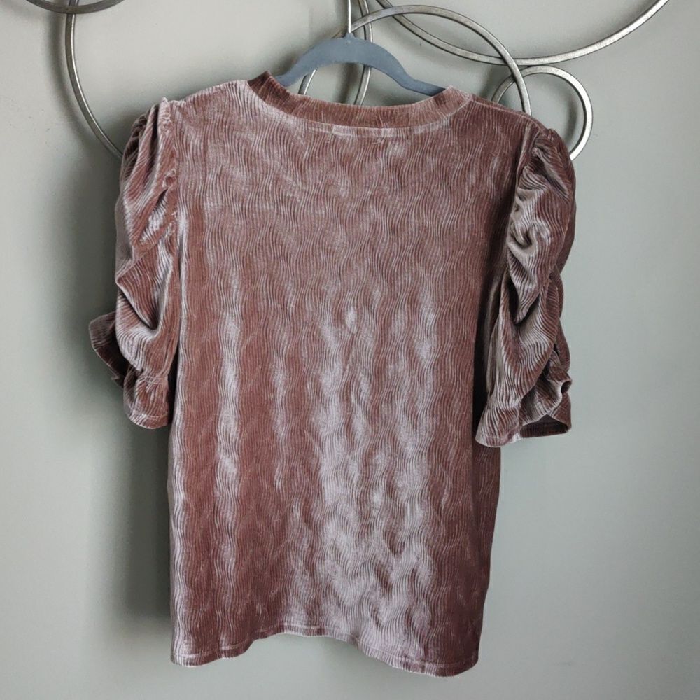 THML velour puff shoulder top - Picture 5 of 6